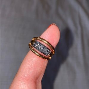 Swarovski ring💛🖤